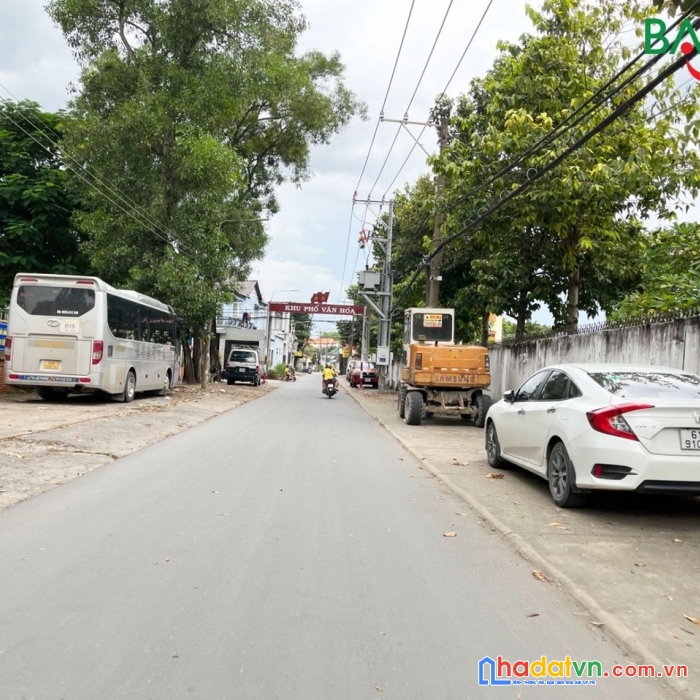 Bán nhà cấp 4 p. tân phong dt 370m2 (6.1m x 60m), giá 6,5 tỷ đường hai xe hơi tránh nhau.