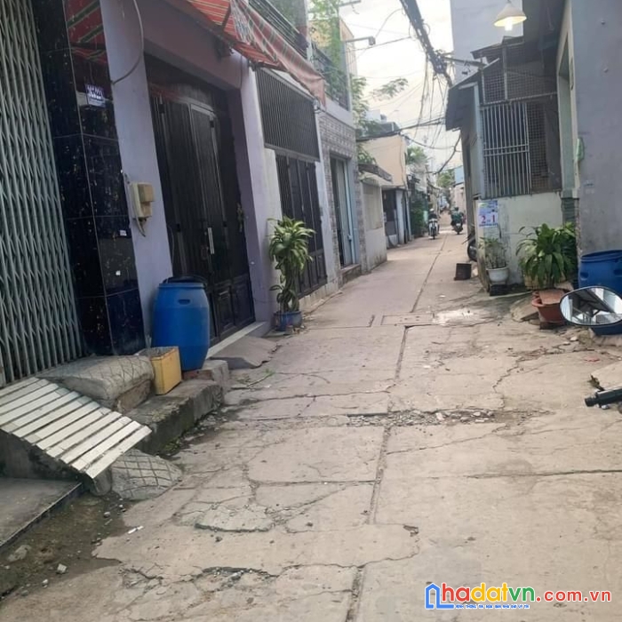 Bán đất tặng nhà. lê văn quới . bình tân.