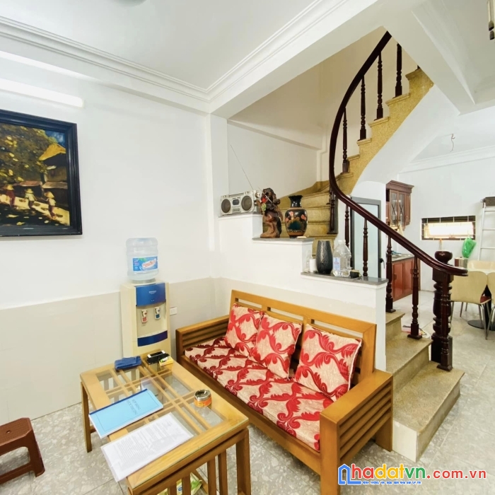 Bán nhà giải phóng,trương định dt35m2 x5t,mới,đẹp,ở luôn,giá 3.28 tỷ
