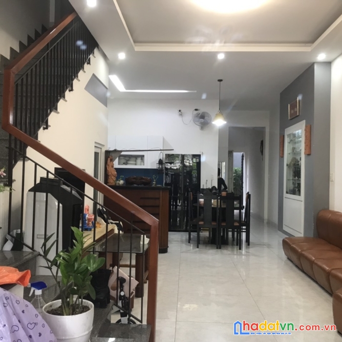 Bán gấp nhà đẹp giá rẻ 3 tầng – hoà xuân dt 100m2 giá đầu tư 0935808739