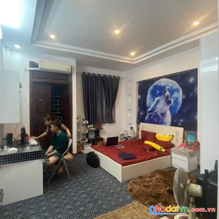 Chính chủ cần bán nhanh căn nhà 5 tầng tại trung tâm cầu giấy.
