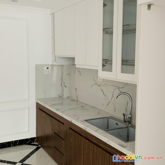 Bán nhà ngõ 245 định công, 38m2 mới xây 5 tầng, mặt tiền 4m