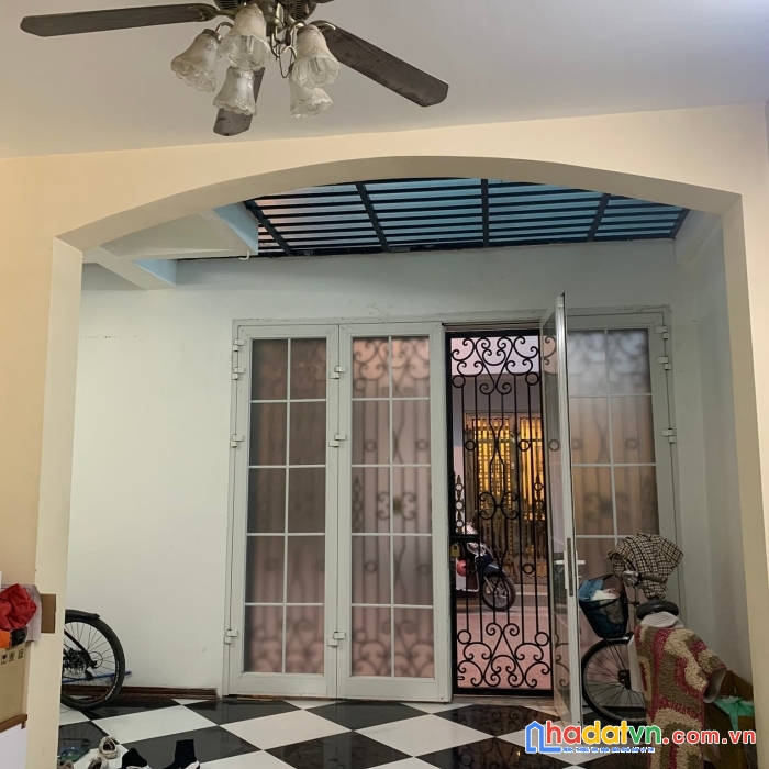 Bán nhà dịch vọng – xem ngay thì còn – 40 m2 – 4 tầng – 4,5 ỷ