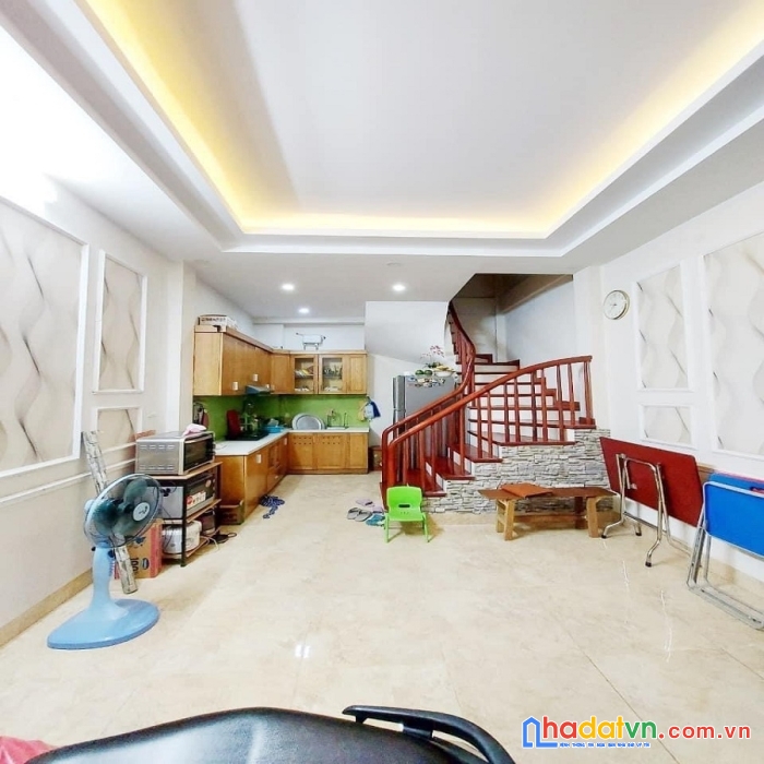 Bán nhà pháo đài láng - đống đa diện tích 31m2 xây 5 tầng, mặt tiền 4m giá 4.15tỷ