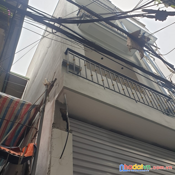 Nhà đẹp lạc long quân đẹp ngay giữa lòng cầu giấy nhìn là mê vị trí vip trong quận !!!
nhà đẹp -
