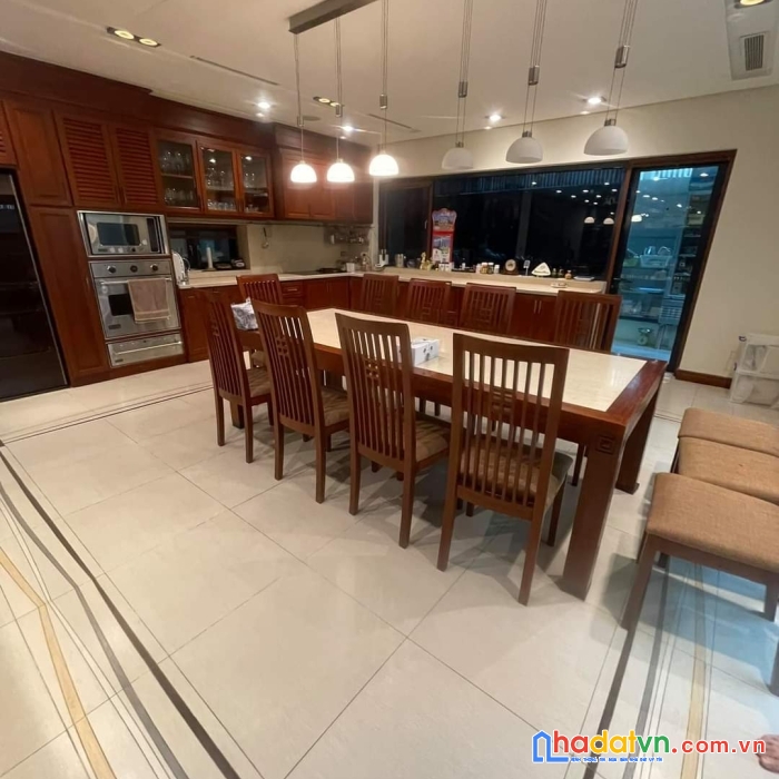 Bán nhà lô góc nguyễn sơn long biên kinh doanh dt 100 m2 mt5m giá 19 tỷ 200 lh huyền 77