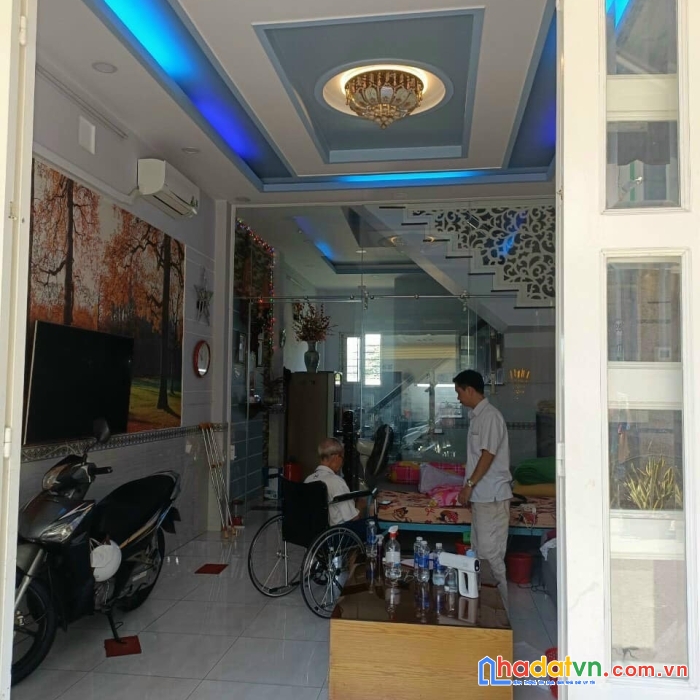 H8m xe tải tránh thông, thới an q12, nhà đẹp 4 tầng vào ở ngay.