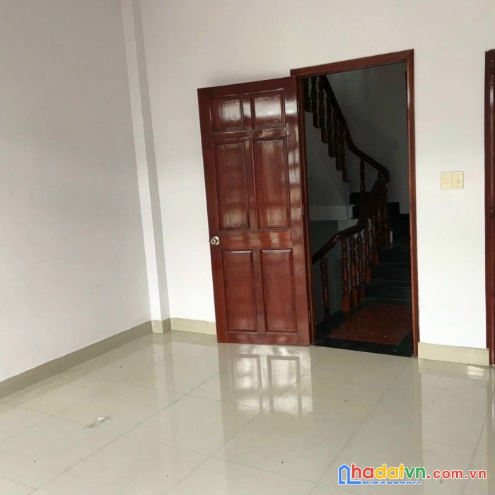 Nhà 1 trục 4m, lũy bán bích, 4.2 x 14m, 3 lầu, 6.8 tỷ, tân phú