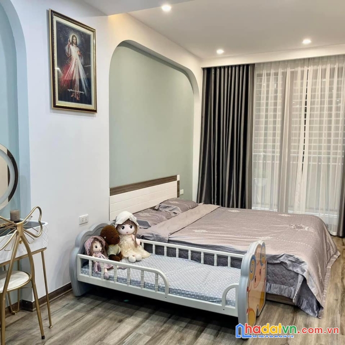 Bán nhà thành thái cầu giấy - phân lô - 35m ra ô tô - nhà đẹp - 44m2 giá chỉ 5 tỷ