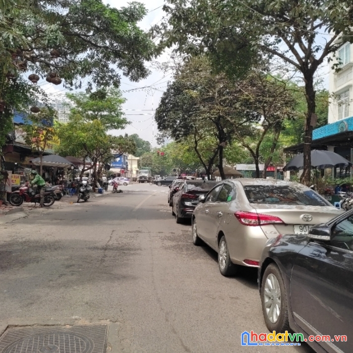 Bán nhà nguyễn khánh toàn cầu giấy. nhà đẹp 40m2, có 6 ngủ giá chỉ 5.8 tỷ. nội thất xịn sò.