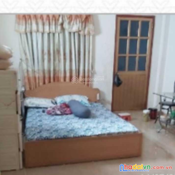 Nhà đầu hẻm rộng cách đường nguyễn chế nghĩa 2 căn. phường 13, quận 8, hồ chí minh.