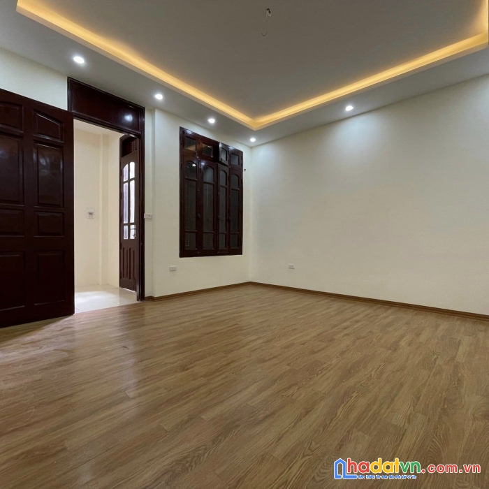 Chủ cần bán gấp - nhà đẹp ở ngay- gần ô tô đỗ 70m -trước nhà ba gác tránh xe máy