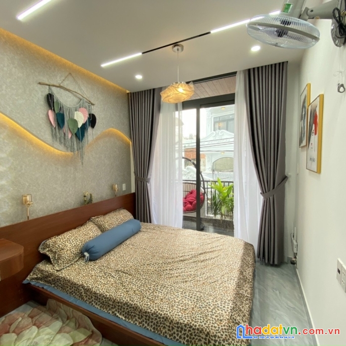 Hẻm thông 3.5m, lý thường kiệt, 3.2 x 14m, 3 lầu, tân bình