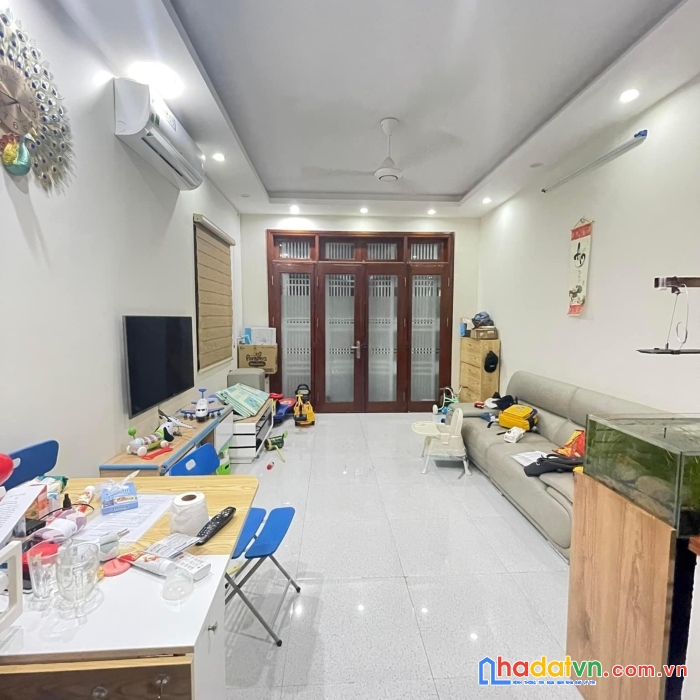 
cầu giây - vị trí nhà siêu đẹp - lô góc an sinh đỉnh cao - 45m2, 5 tỷ