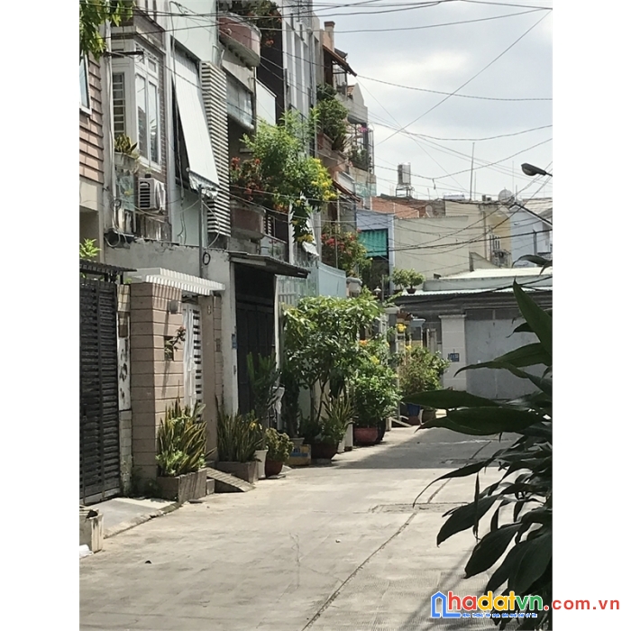Chù nhà cần tiền bán căn nhà hẻm xe hơi, diện tích 72m2, 4 x18m. vườn lài, phú thọ hoà, tân phú.