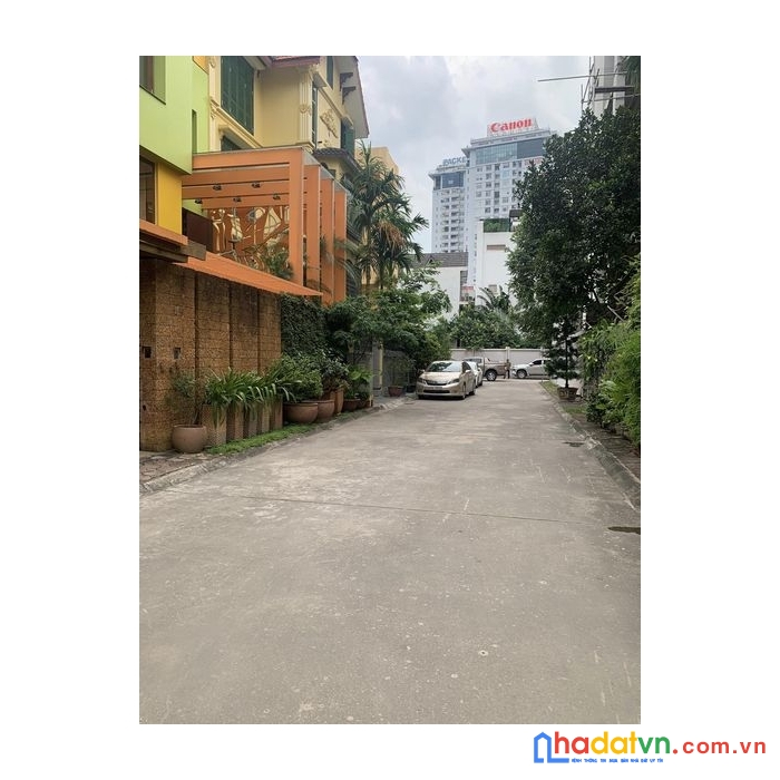 Biệt thự sân vườn tây hồ - gara. đường ô tô tránh đõ ngày đêm. dt 165m2. giá 29,5 tỷ