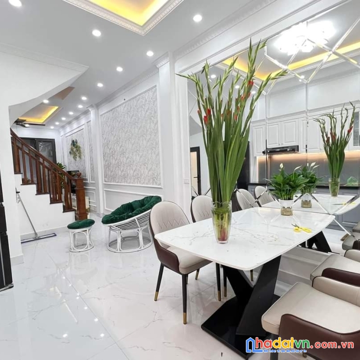 Toà chdv cầu giấy, full nội thất 22p, dt 125tr/tháng ô tô ngay nhà, 101m-13 tỷ