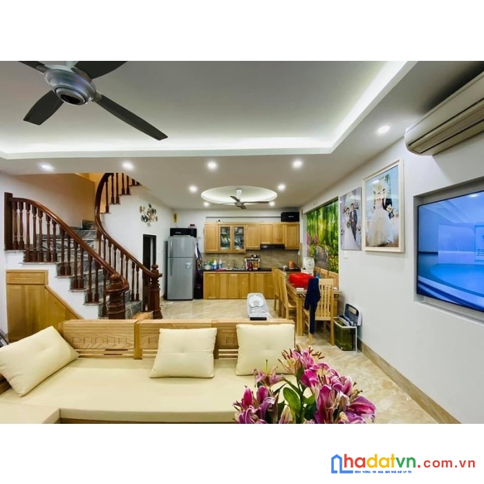 Bán nhà mặt tiền chấn hưng p6 tân bình 200m2 ngang 7.5m 5 tầng btct chỉ 6 tỷ 3