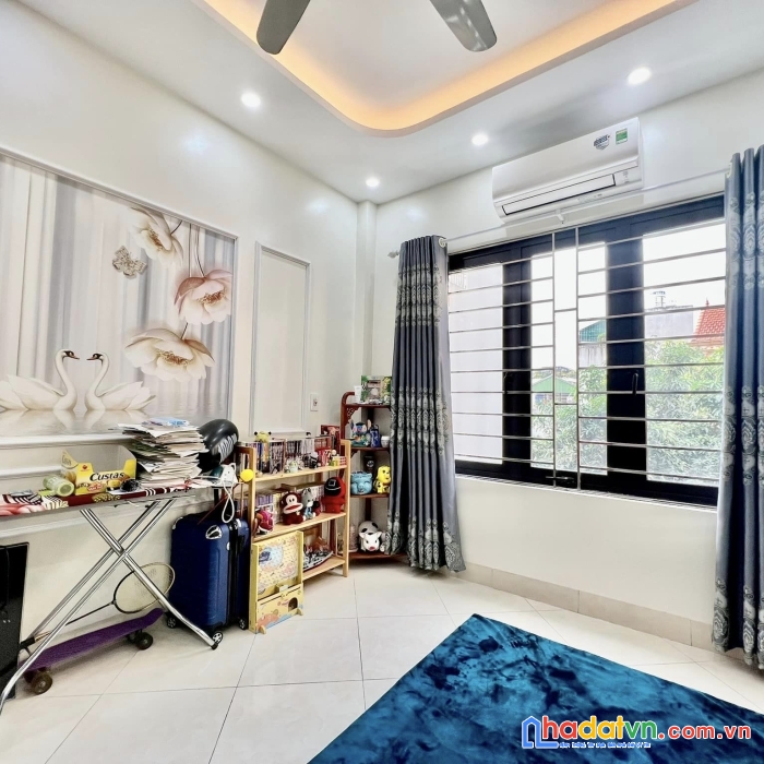 Nhà lĩnh nam, hiếm, dt 30, 4 tầng, ngõ thông cách oto 20m, gia 2 tỷ 85