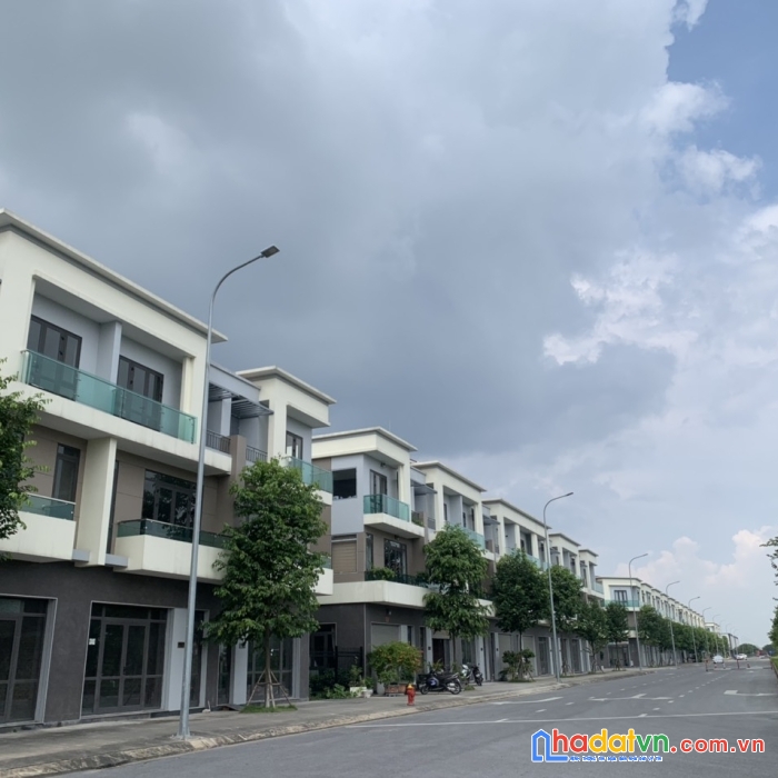 Cần thanh khoản gấp căn nhà phố trục chính khu đô thị vsip - từ sơn