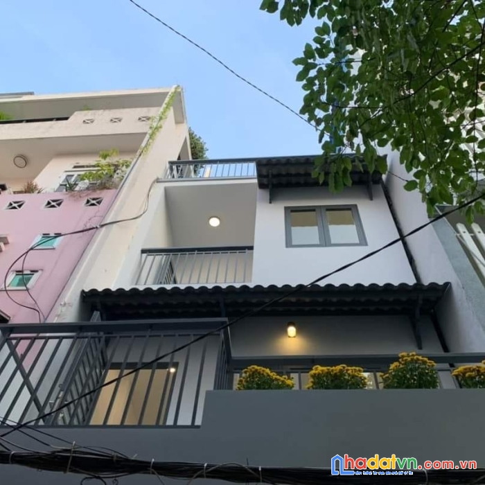 Siêu phẩm nhà 3 lầu tô hiến thành đúc mới ở ngay 61m2 -hẻm xe hơi thông tứ tung - 11tỷ 89