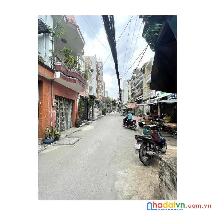 Hẻm 3m cách mạng tháng 8, 3.5m*11m, 2 lầu, 5.7 tỷ