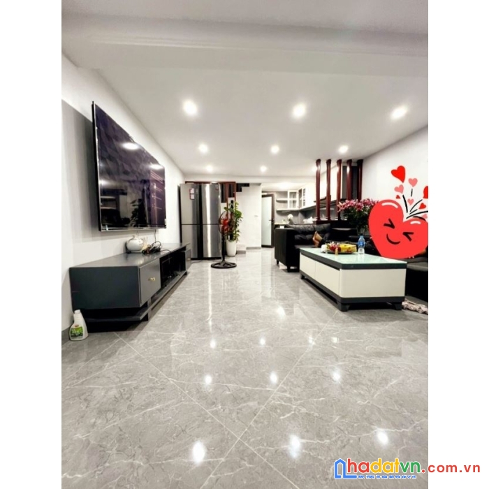Hiếm, hàng xóm bồ đề 3.75 tỷ, 40m2 x 5t, nhà đẹp, tặng full nội thất, gần hồ, ở sướng,