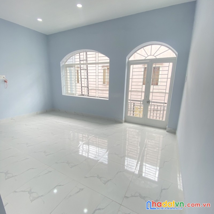 Chỉ 6 tỷ nhỉnh nhà 100m2 sát mặt tiền ql13 hiệp bình phước