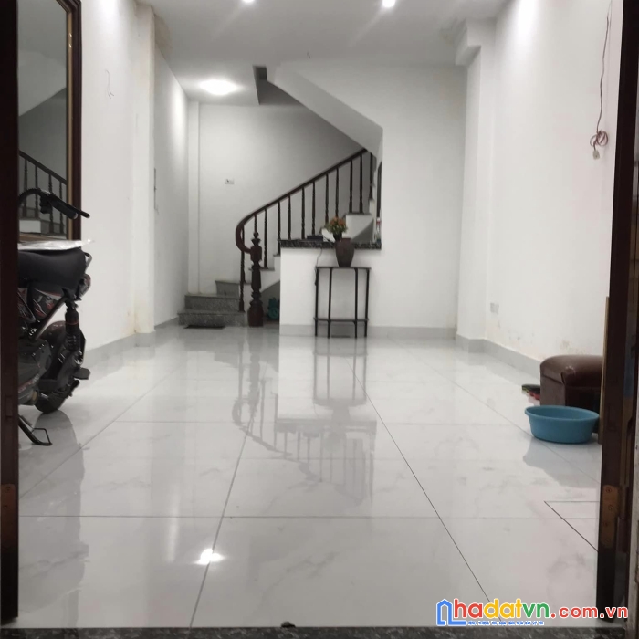 Bán nhà đại từ, diện tích 35m2, 5 tầng, kinh doanh , ô tô đỗ cửa.