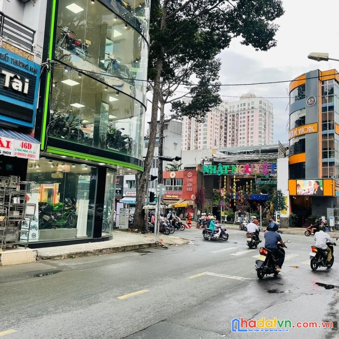 Mặt tiền kinh doanh lê hồng phong, quận 5, ngang 5.2m. nhỉnh 11 tỷ.