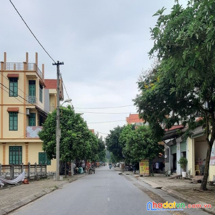 Bán gấp 35m2 đất ngay giữa trung tâm thị trấn trâu quỳ, gia lâm, hà nội. đường ô tô. lh 0926782459.
