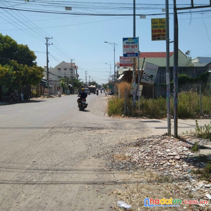 Bán lô đất ngay trung tâm thị trấn diên khánh cách đường đồng khởi 200m.