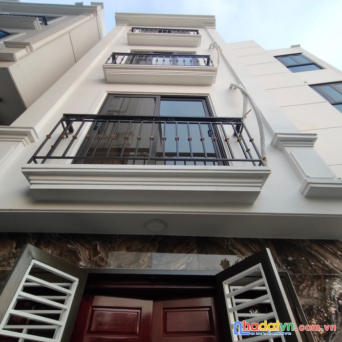 Bán gấp biệt thự đơn lập siêu vip - đường 3 ô tô tránh, dừng đỗ ngày đêm, vỉa hè, ngập cây xanh,