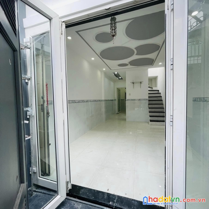 Nhà cmt8, tân bình, giáp q.3, q.10, 2 tầng, 45m2 chỉ 5xty