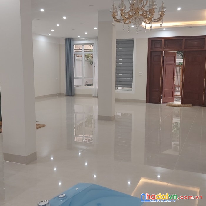 Biệt thự kđt thành phố giao lưu - phạm văn đồng. khu toàn quan chức ở. dt 300m2. giá 52,5 tỷ