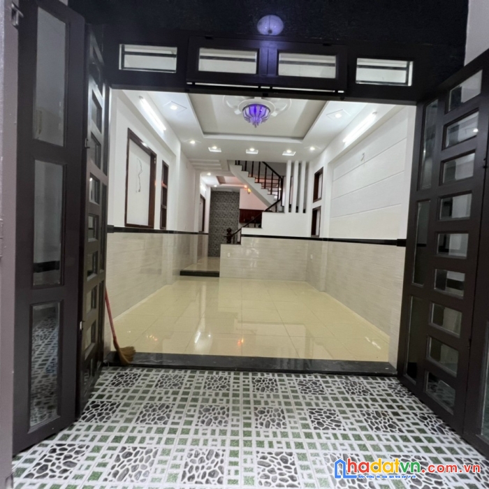 Nhà đẹp 5 tầng, 5x13m hẻm 10m, 200m ra lê văn việt tnpa q9. nhỉnh 5 tỷ.