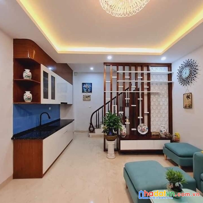 Nhà mới phố đội cấn dt 40m2 4mmt 3 ngủ cách phố 20m giá nhỉnh 4 tỷ lh 0799198898