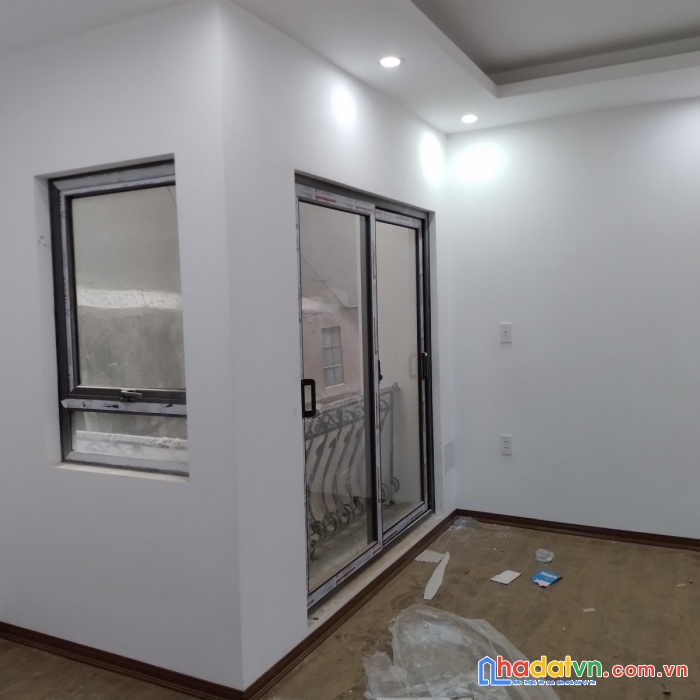 Bán nhà p. trần duy hưng, 31m2 x 5 tầng, mt 4.8m, gần phố, nhà đẹp ở luôn, giá 5.6 tỷ.