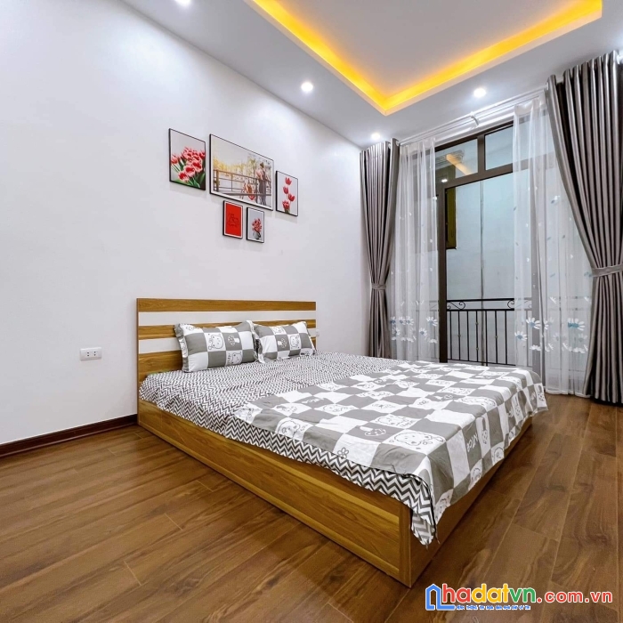 Bán nhà phạm văn đồng cầu giấy 42m2 - kinh doanh cực tốt - vỉa hè - ô tô tránh - chỉ hơn 6 tỷ