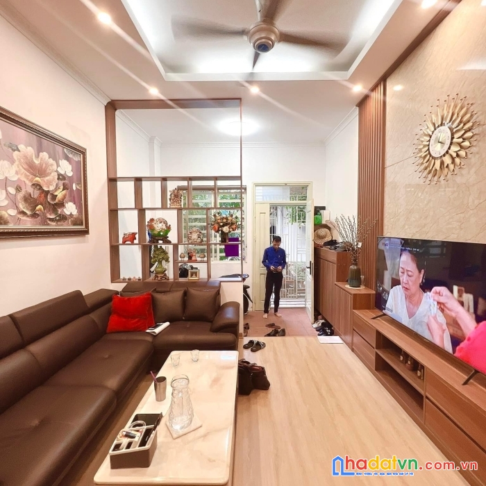 Bán nhà 93 trung kính-cầu giấy-phố vip-lô góc 3 thoáng-ngõ rộng 3m-50m2x4t-nhỉnh 6 tỷ