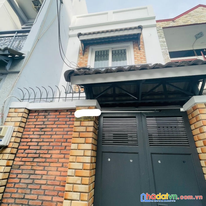 Nhà mới vào ở ngay - cmt8 - 43m2 -hẻm thông thoáng -an ninh 24/24 - 5 tỷ 2- tl