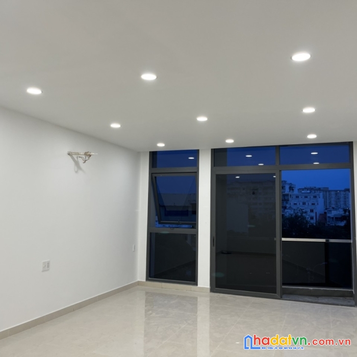 Nhà mới đẹp mt nguyễn hữu cảnh q1, 3l giá siêu rẻ 29 tỷ