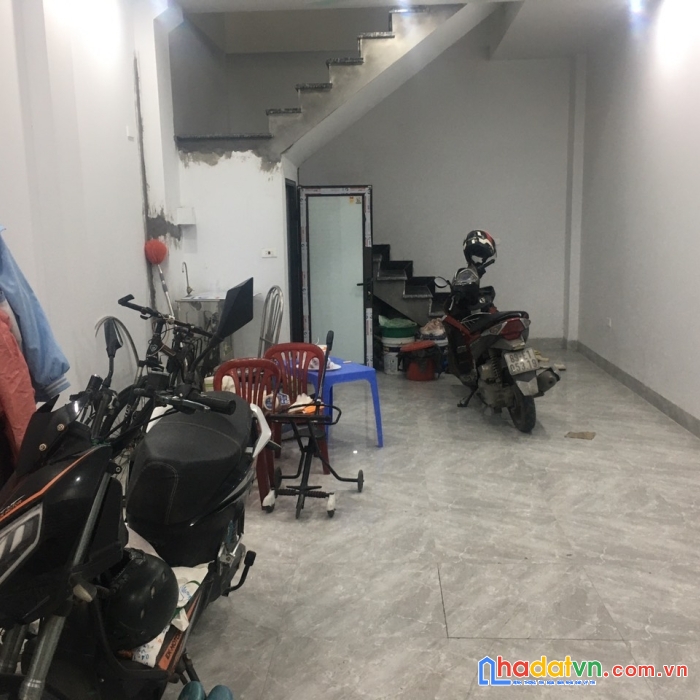 Chính chủ cho thuê cửa hàng số 8 ngách 67 ngõ 466 ngô gia tự.