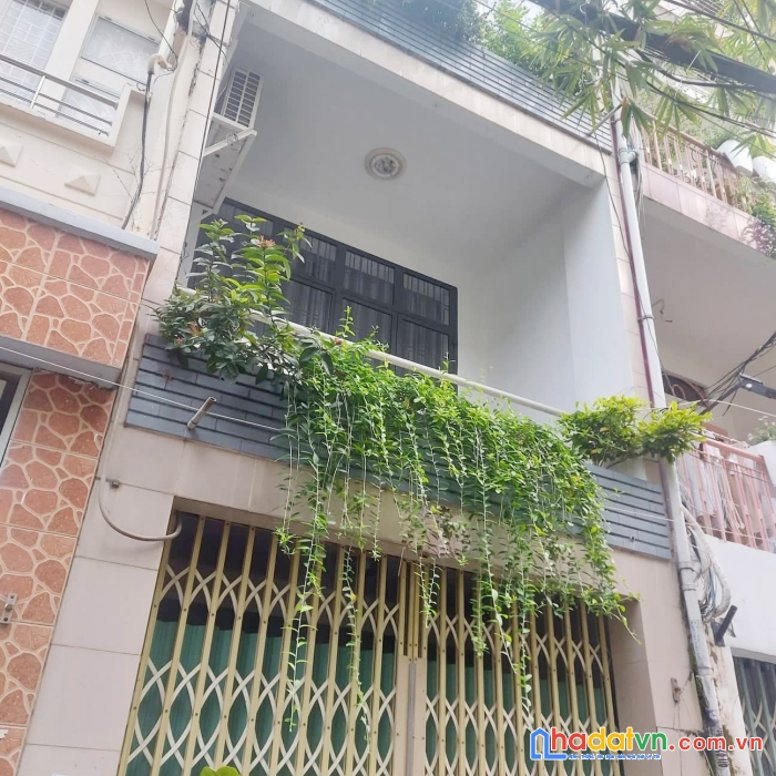 Siêu đẹp. hẻm nhựa 5m ô tô huỳnh văn bánh, p13, q. phú nhuận. 3 tầng, chỉ 6.7 tỷ.