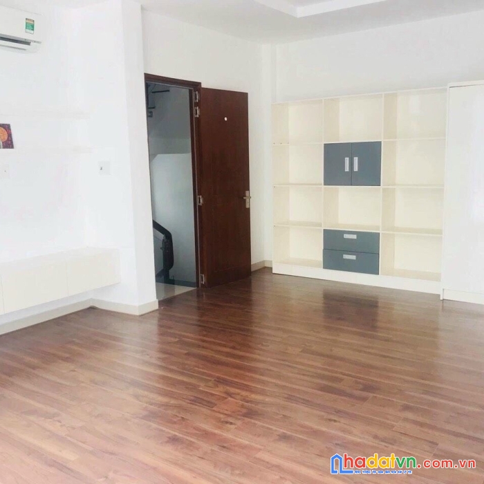 Nhà hẻm 4m, đẹp, bùi văn thêm, 4.8 x 10, 2 lầu, 6.4 tỷ, phú nhuận