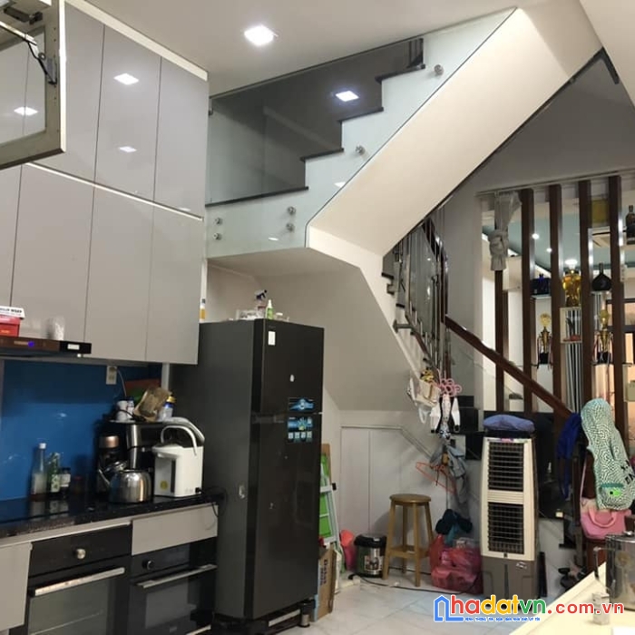 Nhà phân lô, gara ô tô, kinh doanh đỉnh, trân quốc hoàn 45m2, 9.8 tỷ