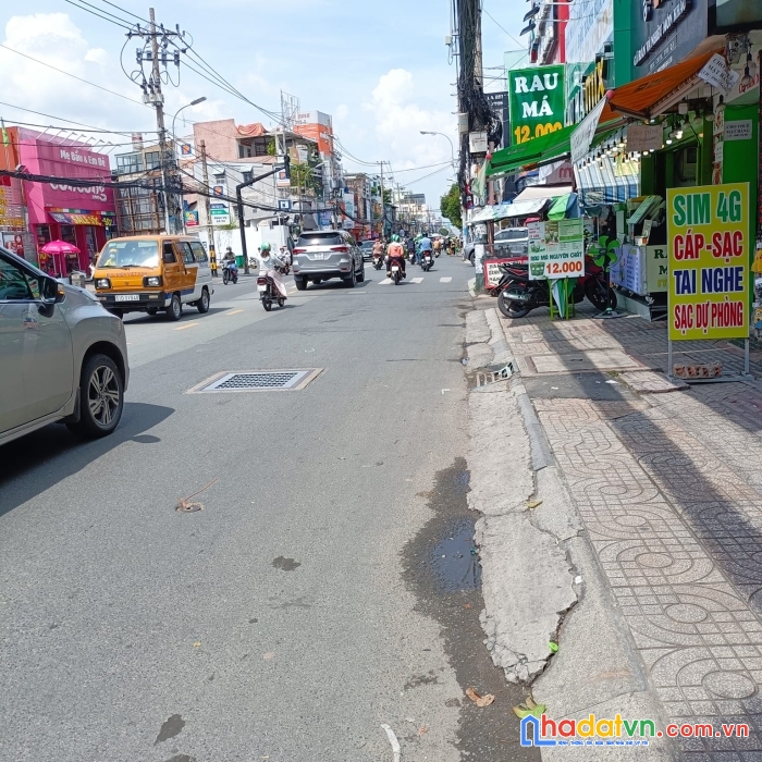 Mặt tiền kinh doanh tân phú, 4.3x17.5, 3 tầng, sổ vuông chỉ  8.x tỷ