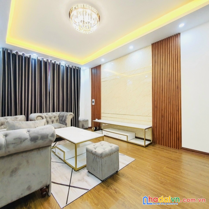 Thạch bàn, long biên, 50m, 4 tầng, ngõ thoáng, ga gác vào, 25m ra ô tô tránh, 3,88 tỷ