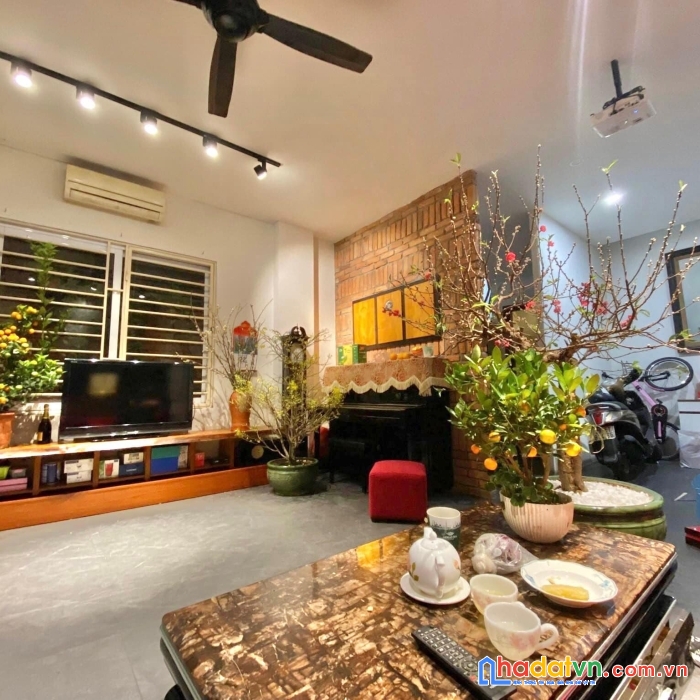 Nhà đẹp, ngõ ô tô, phố hào nam gần cát linh, hoàng cầu, 50m2x5t, mt 6.9, 14 tỷ