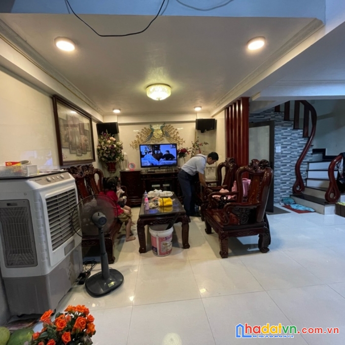 Bán nhà phố kim ngưu: 49m2, 5 tầng, mt 4m, 4 ngủ, lô góc. chỉ 5 tỷ